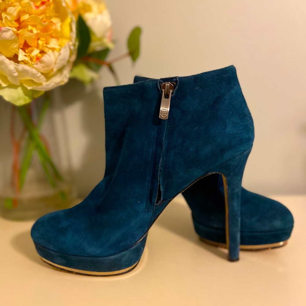 Price Drop! Vince Camuto Dira Blue Suede Booties